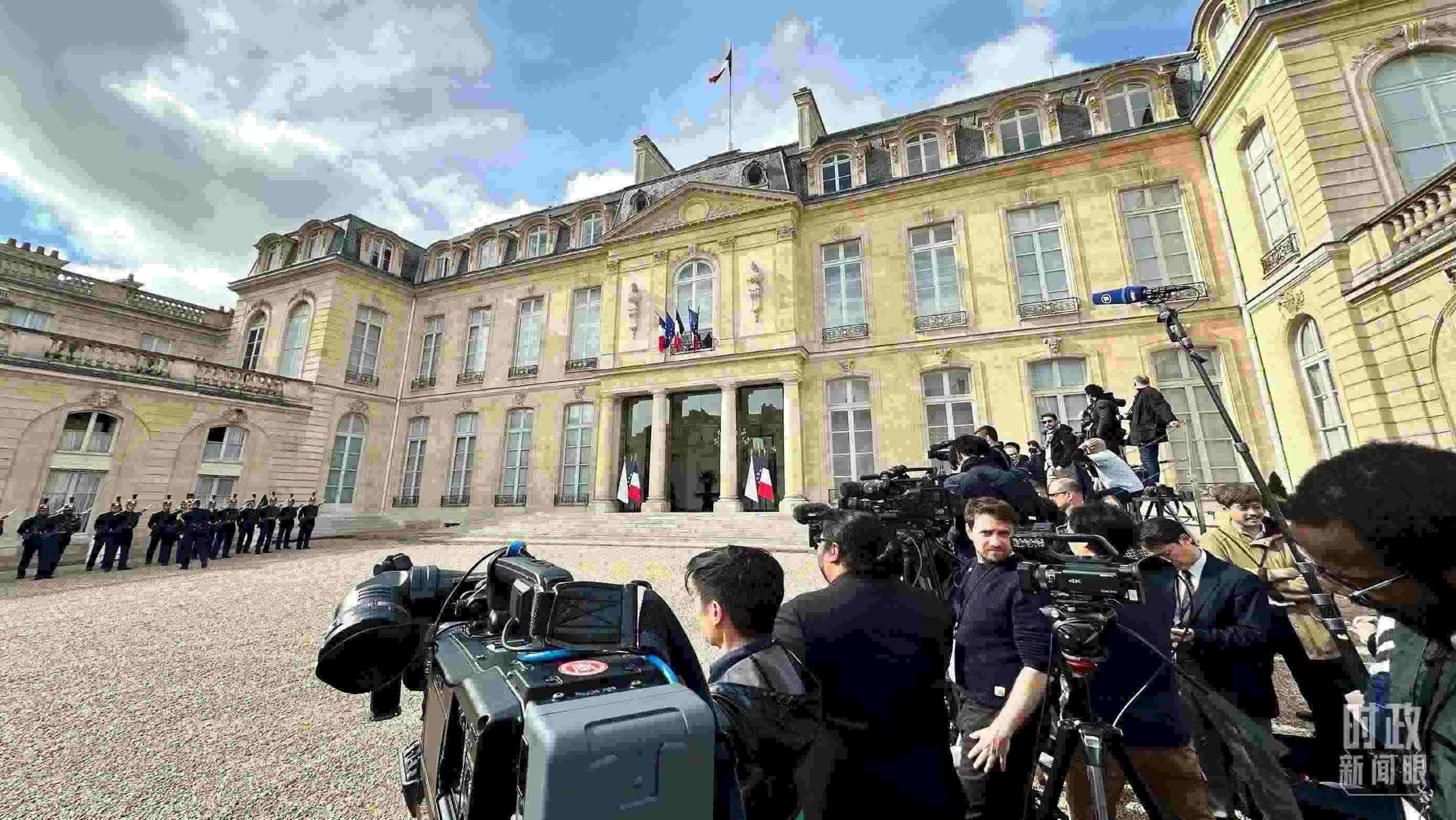 △愛(ài)麗舍宮。（總臺(tái)央視記者關(guān)舟拍攝）