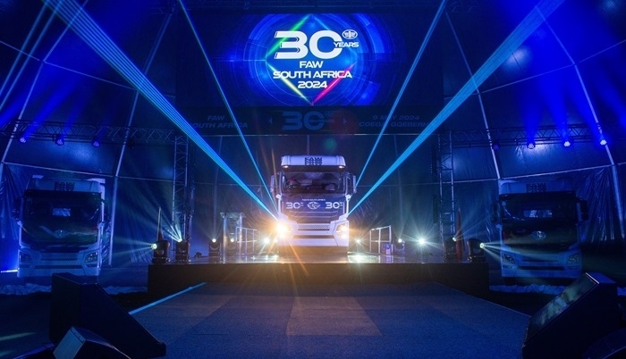 新一代旗艦車型JH6 550馬力牽引亮相。圖片來(lái)源：一汽解放