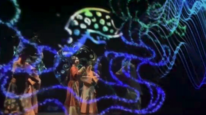 馬王堆復(fù)原動(dòng)態(tài)展《一念·辛追夢(mèng)》以多媒體視覺(jué)影像，為觀眾提供沉浸式視聽(tīng)感受。