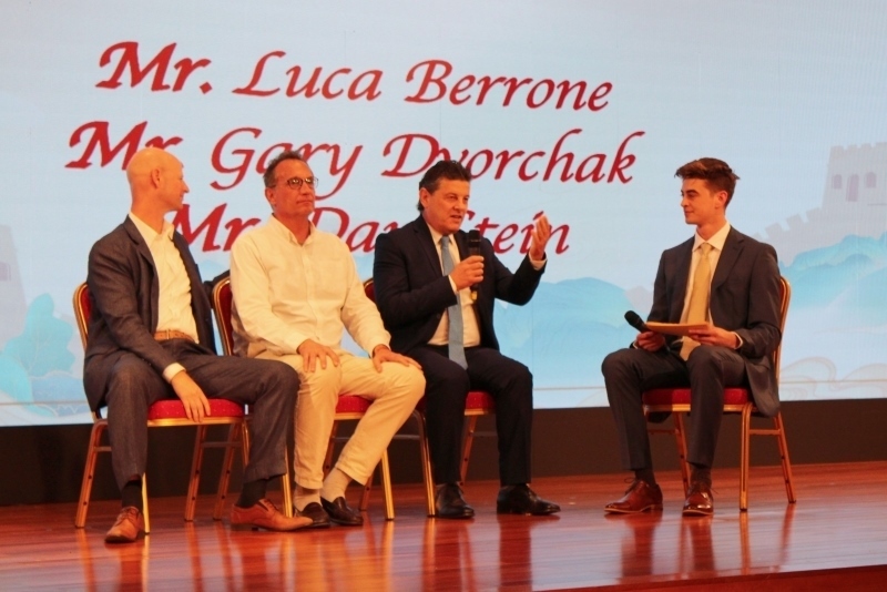 2、在故事分享環(huán)節(jié)，多名友好人士分享他們與中國(guó)的故事。 伊莎貝爾·羅德里格斯攝