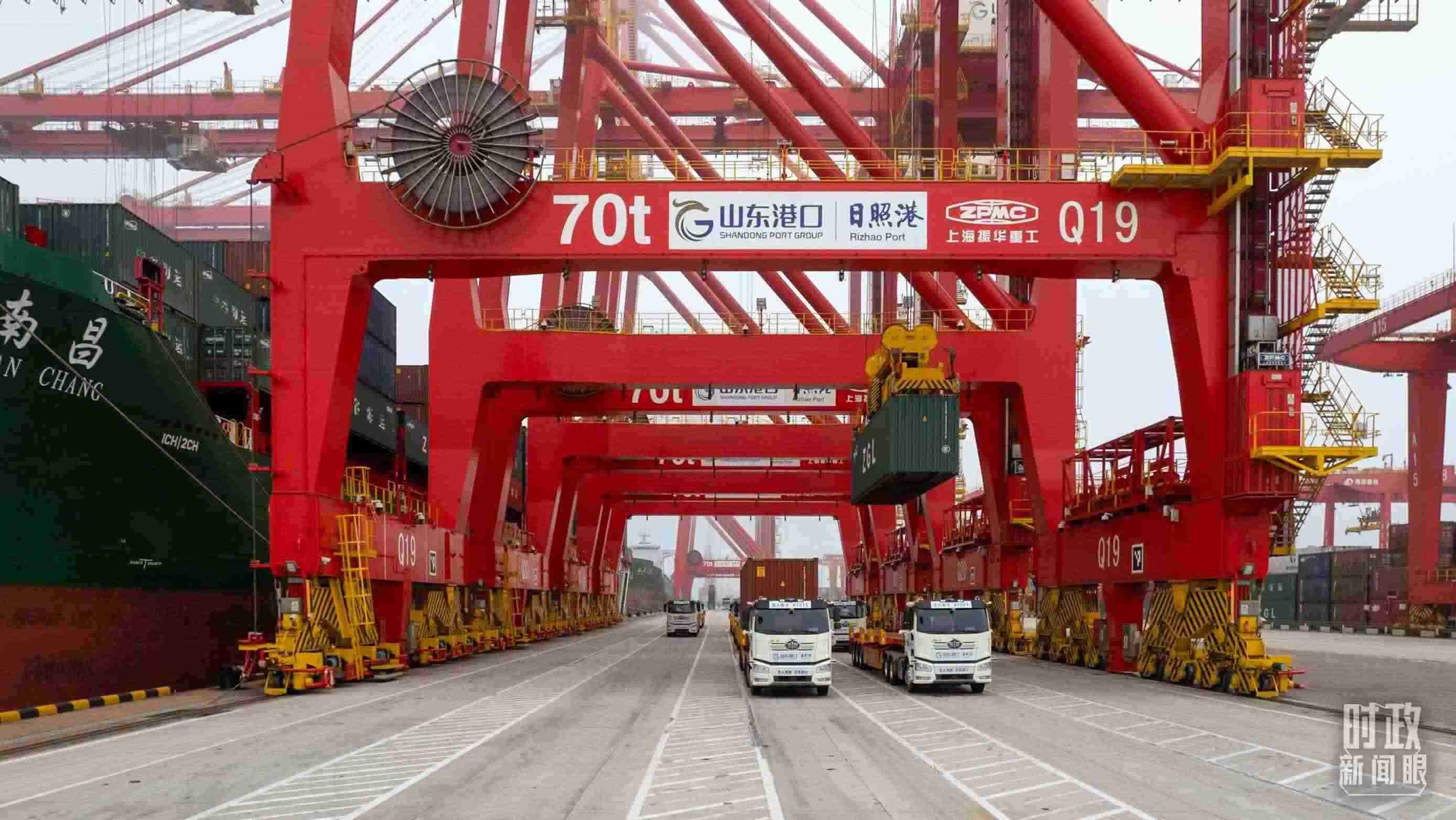 山東日照港。（總臺(tái)國(guó)廣記者李晉拍攝）
