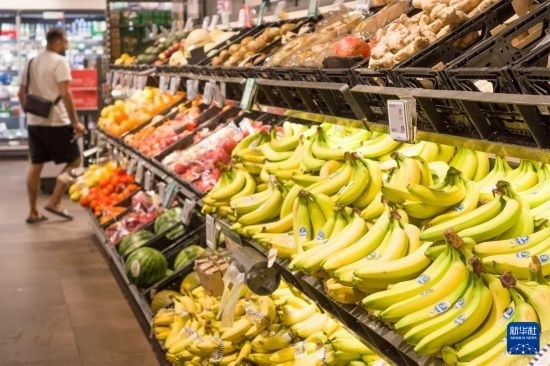 5月24日，顧客在德國柏林一家超市購物。新華社記者 任鵬飛 攝