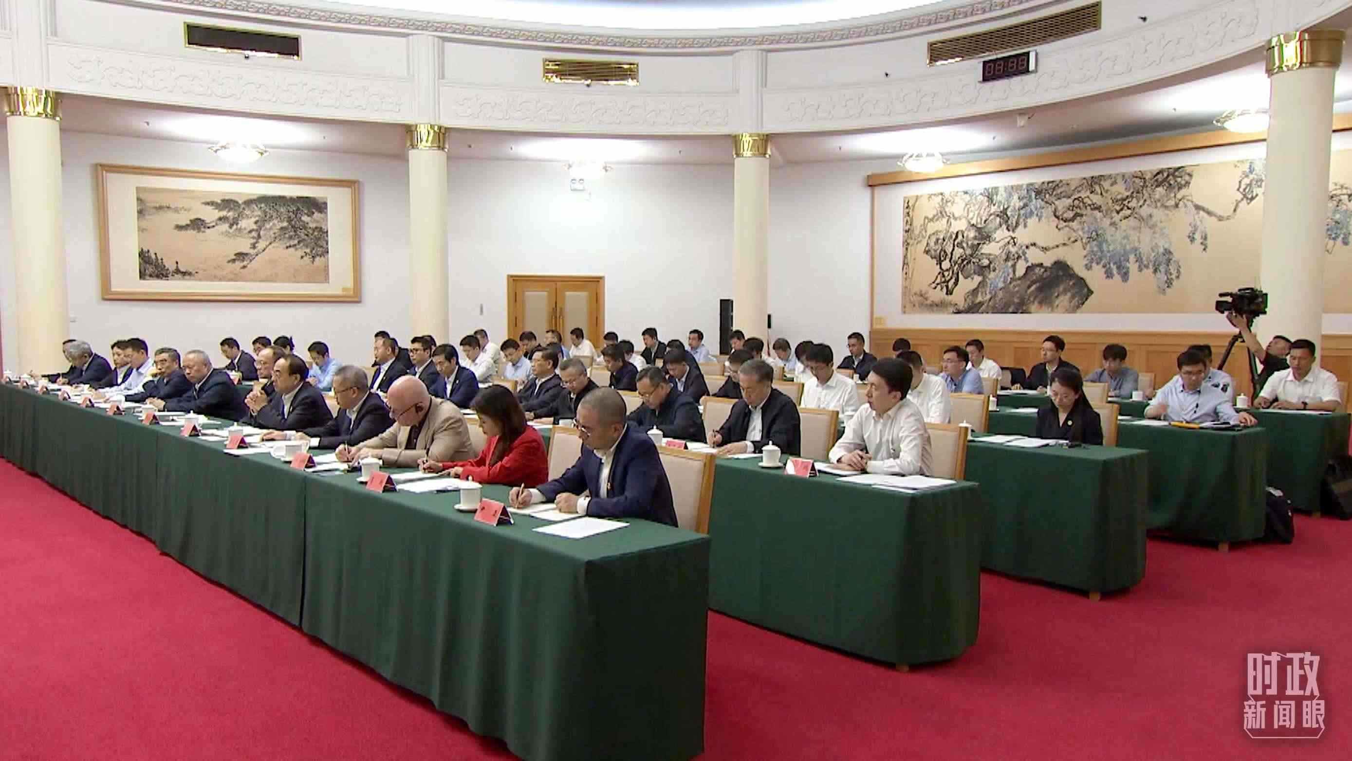 企業(yè)和專家座談會(huì)現(xiàn)場(chǎng)。