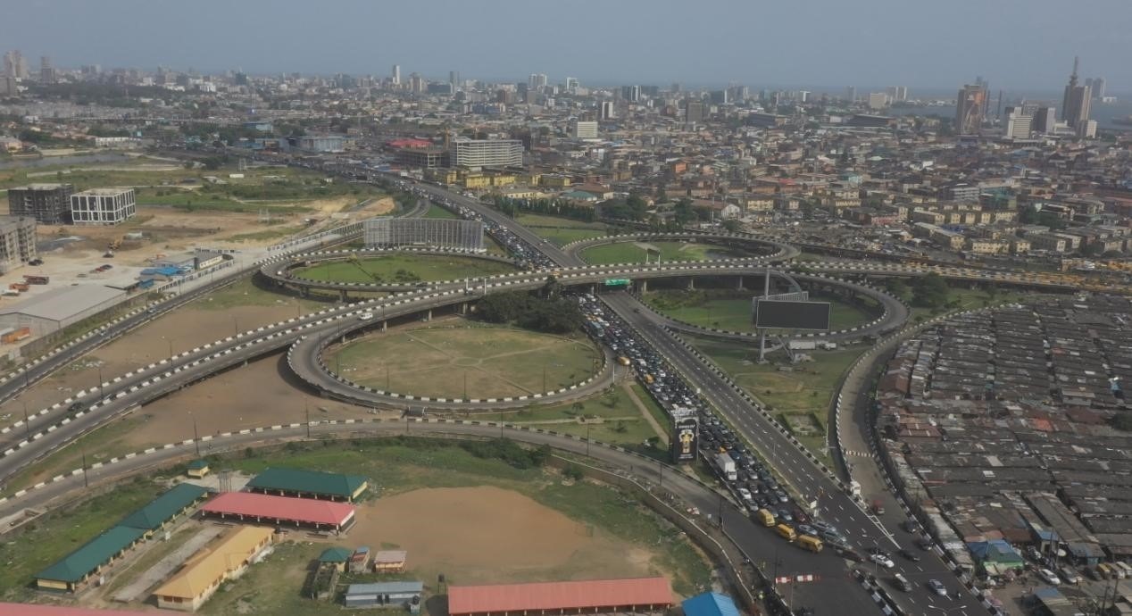 新修復(fù)的尼日利亞拉各斯三號橋鳥瞰圖。中國土木尼日利亞有限公司供圖