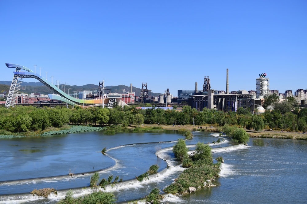 在北京首鋼園附近拍攝的永定河（2022年10月4日攝）。新華社記者 張晨霖 攝