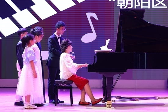 鮑蕙蕎擔(dān)任指導(dǎo)。通過專家的點評