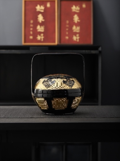 永春漆籃作品《籃犀》。中國(guó)美術(shù)館供圖