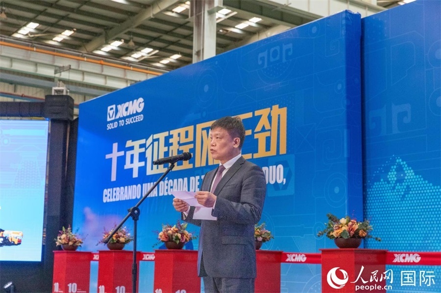 中國貿(mào)促會駐巴西代表處總代表郭英會在致辭中表示，過去十年，中巴經(jīng)貿(mào)關(guān)系迅猛發(fā)展，數(shù)百家中國企業(yè)進(jìn)入巴西，投資巴西，為巴西的經(jīng)濟建設(shè)貢獻(xiàn)中國企業(yè)的力量。 人民日報社拉美中心分社 威廉·科埃略·維亞納攝