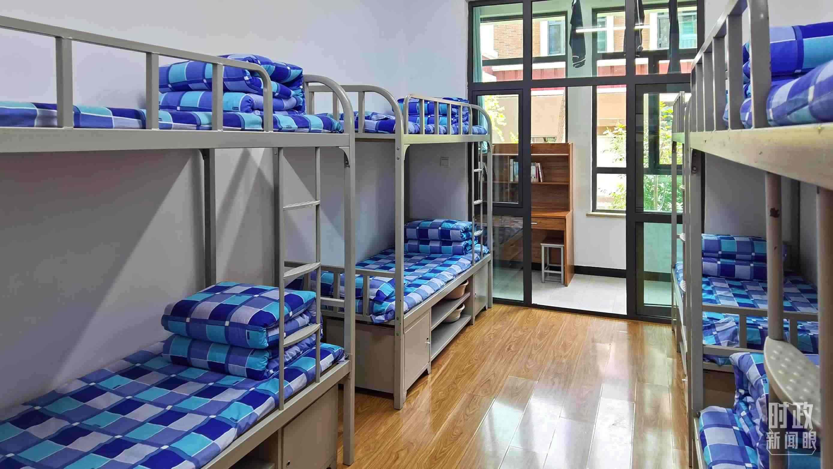 △果洛西寧民族中學(xué)宿舍樓。（總臺(tái)央視記者郭鴻拍攝）