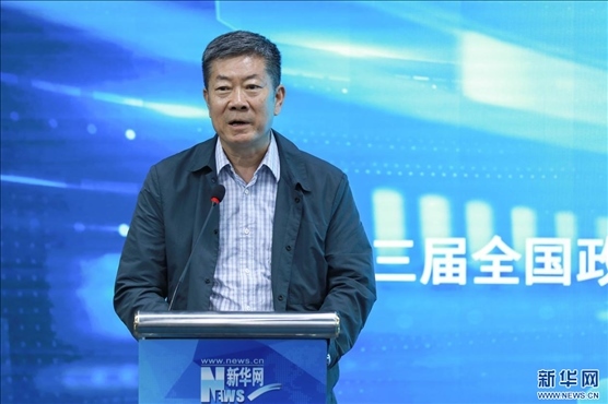 中國版權(quán)協(xié)會理事長、第十三屆全國政協(xié)文化文史和學(xué)習(xí)委員會副主任、新聞出版總署原副署長、國家版權(quán)局原副局長閻曉宏現(xiàn)場致辭