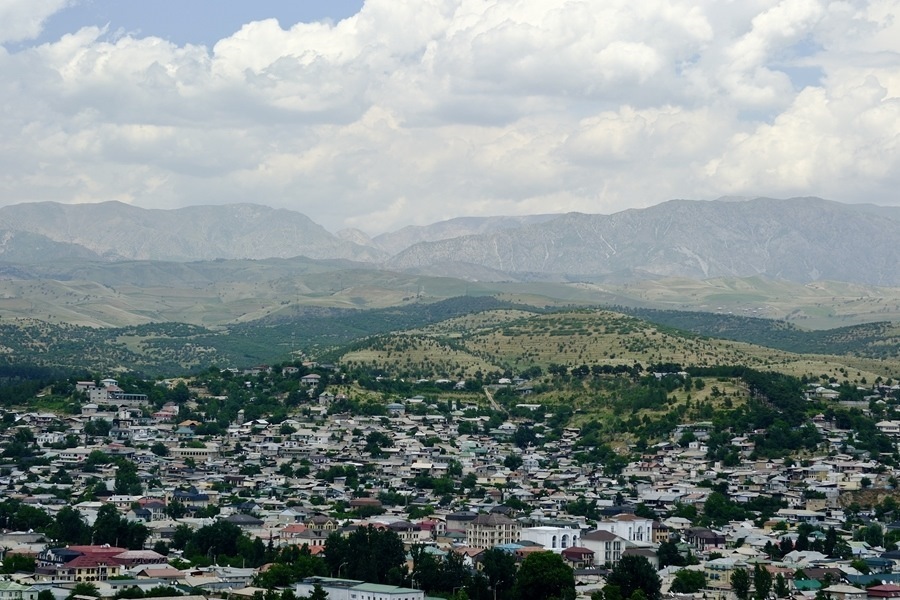 這是2024年6月13日拍攝的塔吉克斯坦首都杜尚別城市風(fēng)光。新華社記者 鄭開君 攝