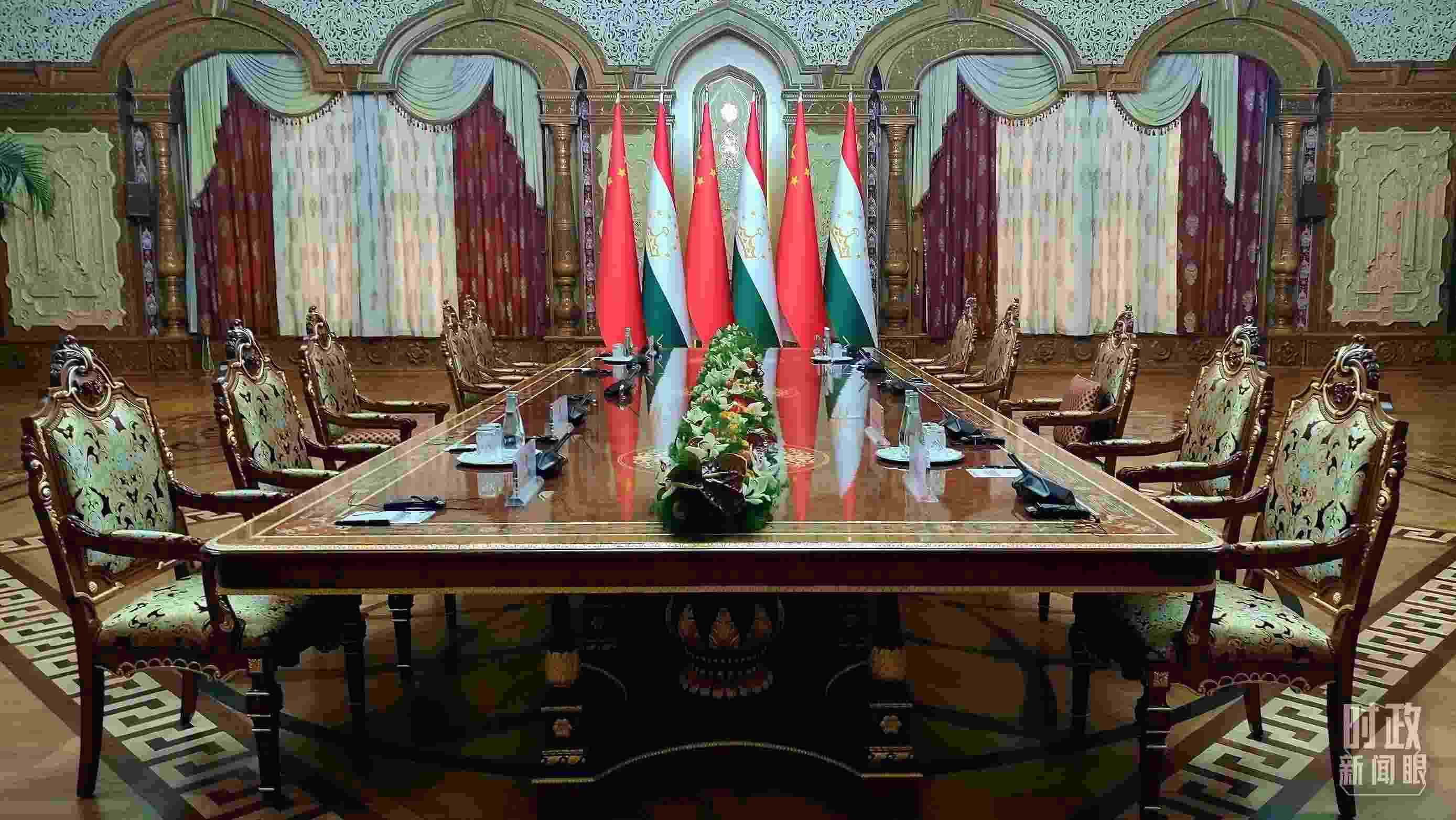 △中塔元首小范圍會談開始前。（總臺央視記者薛冠南拍攝）