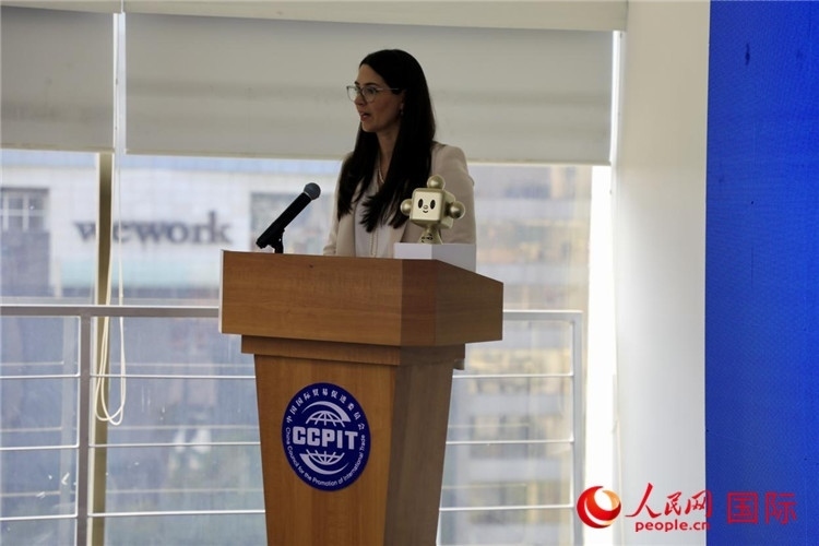 墨西哥外貿(mào)、投資和技術委員會總經(jīng)理蘇珊娜·杜克發(fā)表講話。人民網(wǎng) 埃內(nèi)斯托·多明戈斯攝