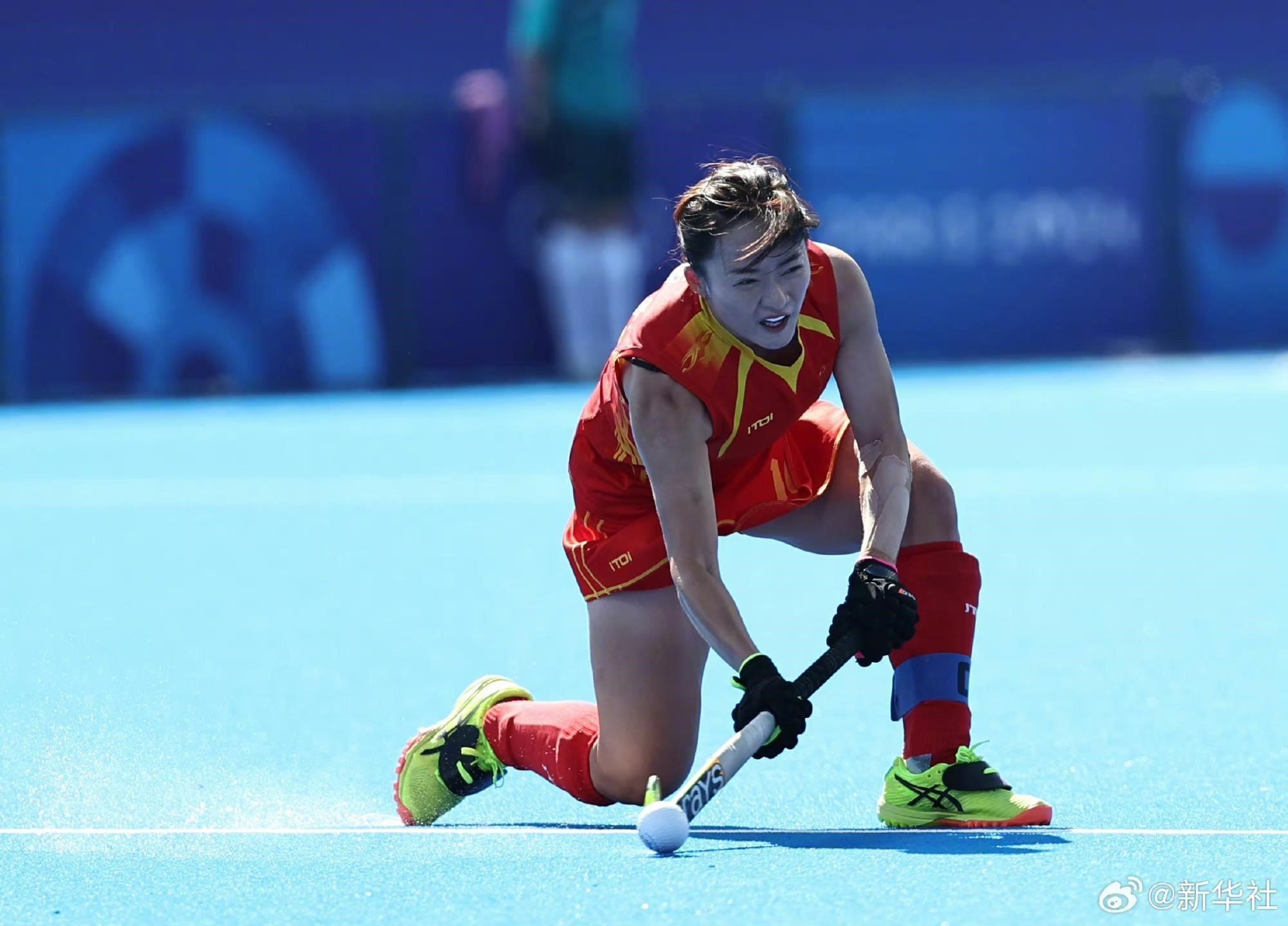 巴黎奧運(yùn)會上，中國女子曲棍球隊在賽場揮灑汗水