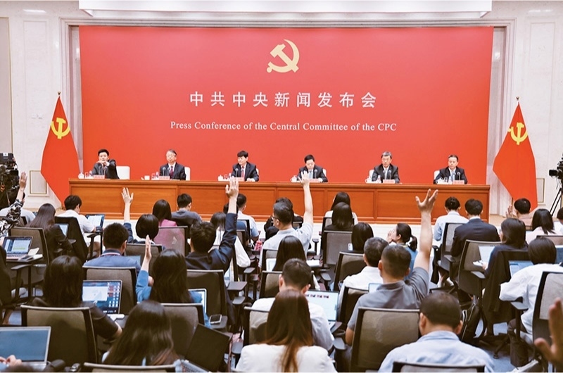 黨的二十屆三中全會是在以中國式現(xiàn)代化全面推進強國建設(shè)、民族復(fù)興偉業(yè)的關(guān)鍵時期召開的一次十分重要的會議。圖為2024年7月19日，中共中央舉行新聞發(fā)布會，介紹和解讀黨的二十屆三中全會精神。 新華社記者 金立旺/攝