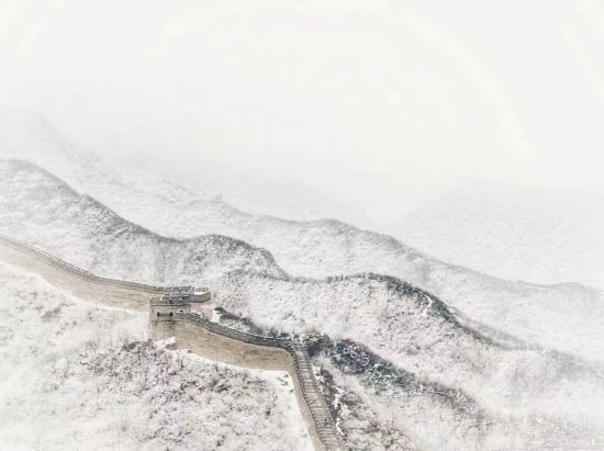 朱銳拍攝的長(zhǎng)城雪景。（受訪者供圖）