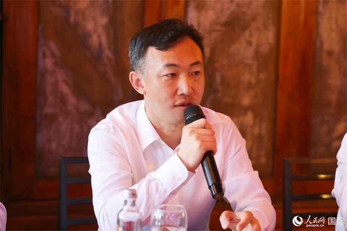 中國駐里約熱內(nèi)盧代總領(lǐng)事王海濤在座談會(huì)上致辭。人民網(wǎng)記者 陳海琪攝