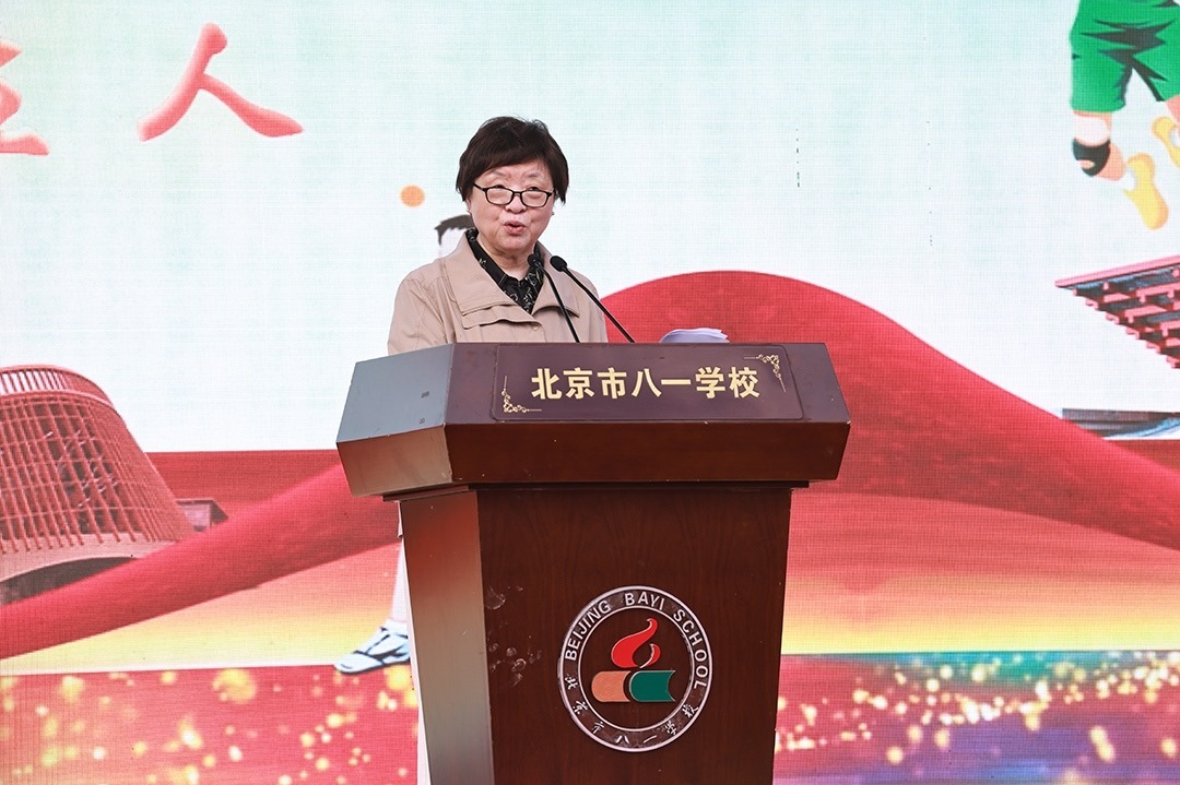 蘇東林院士講授開學(xué)第一課。校方供圖