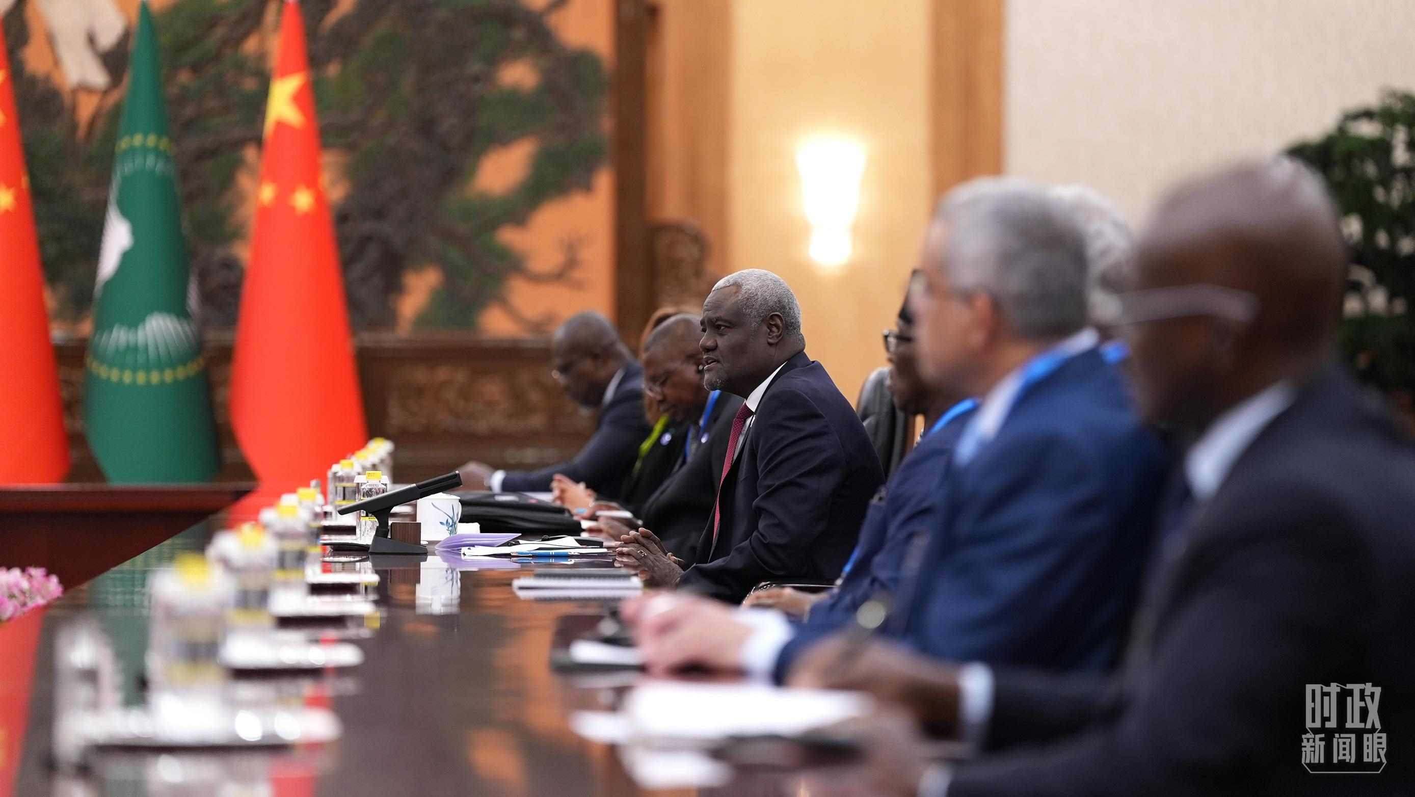  △正在參加會晤的非盟委員會主席。（總臺央視記者彭漢明拍攝）