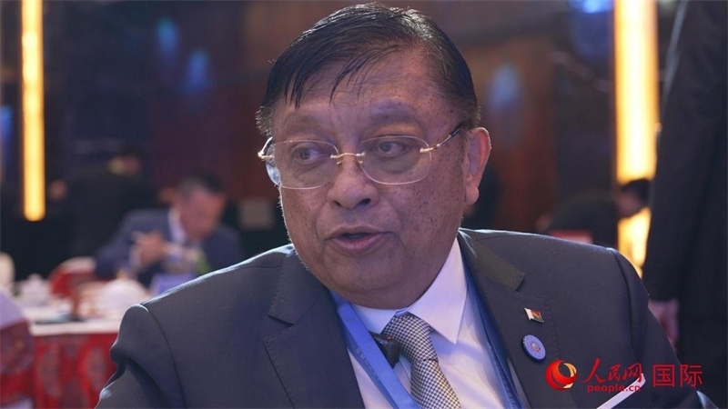 讓·路易·羅班松大使接受人民網(wǎng)專訪。人民網(wǎng) 張若涵攝