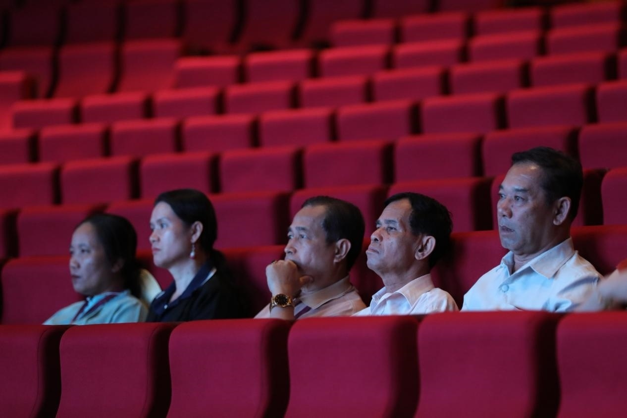 亞洲媒體考察團在觀眾席就座?！吨袊?jīng)濟周刊》記者 肖翊攝