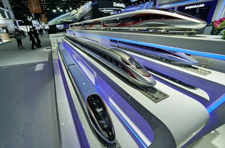 2024年9月11日拍攝的國家會議中心會場內(nèi)的展臺。新華社記者 李欣 攝