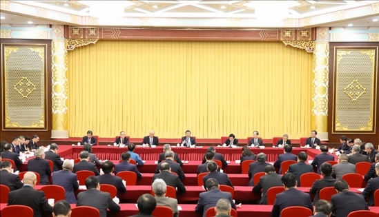 2024年3月6日，中共中央總書(shū)記、國(guó)家主席、中央軍委主席習(xí)近平看望參加全國(guó)政協(xié)十四屆二次會(huì)議的民革、科技界、環(huán)境資源界委員，并參加聯(lián)組會(huì)，聽(tīng)取意見(jiàn)和建議。新華社記者 黃敬文 攝