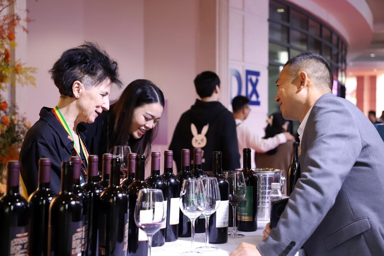 第五屆華僑進(jìn)口商品博覽會(huì)在浙江青田開(kāi)幕。新華社記者 張曉潔 攝