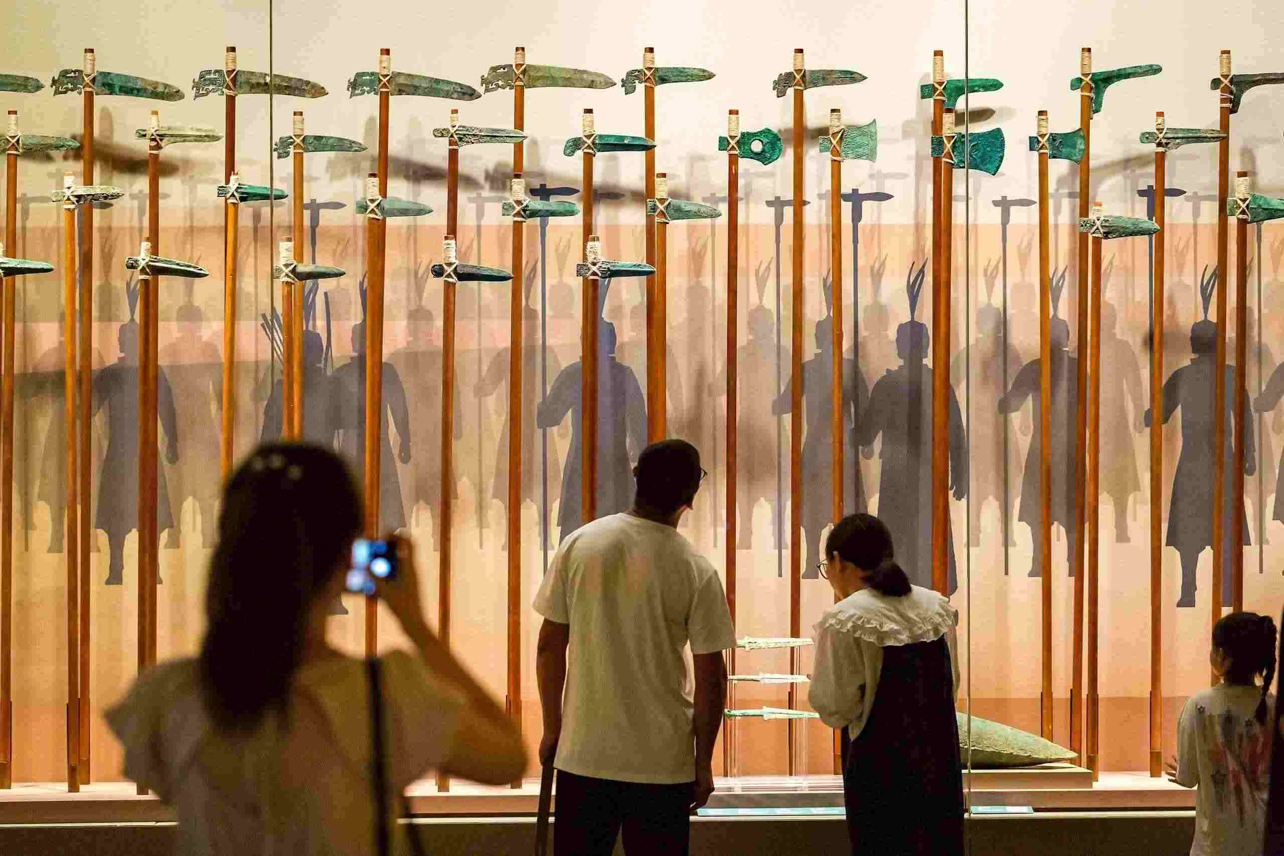 △2024年8月25日，游客在河南省安陽市殷墟博物館參觀。