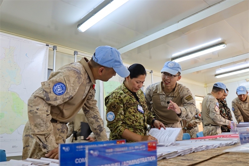 圖4-核查組對工兵分隊做出高度評價（馬騫攝）