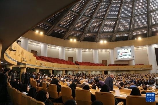 這是10月7日在伊朗首都德黑蘭拍攝的第七屆聲援巴勒斯坦兒童和青少年國際會(huì)議現(xiàn)場。新華社記者 沙達(dá)提 攝