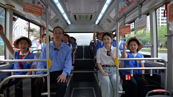 江蘇省太倉市總工會(huì)舉行“坐上勞?！畬＞€’跟著榜樣看太倉”直播活動(dòng)。江蘇省總工會(huì)供圖