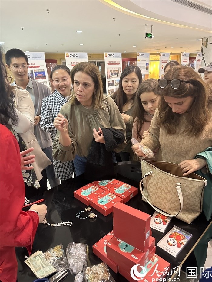 中國傳統(tǒng)非物質(zhì)文化遺產(chǎn)互動展示。人民網(wǎng)記者 郝瑞敏攝