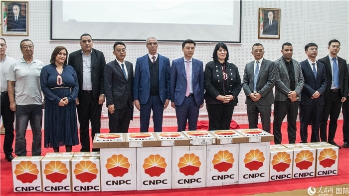 中企向阿爾及利亞大學(xué)捐贈電教設(shè)備活動現(xiàn)場。人民網(wǎng)記者 郝瑞敏攝