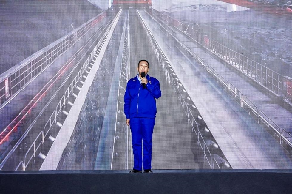 邵旭鵬在“何以中國·五星出東方”網(wǎng)絡(luò)主題宣傳活動(dòng)現(xiàn)場(chǎng)演講。人民視頻供圖