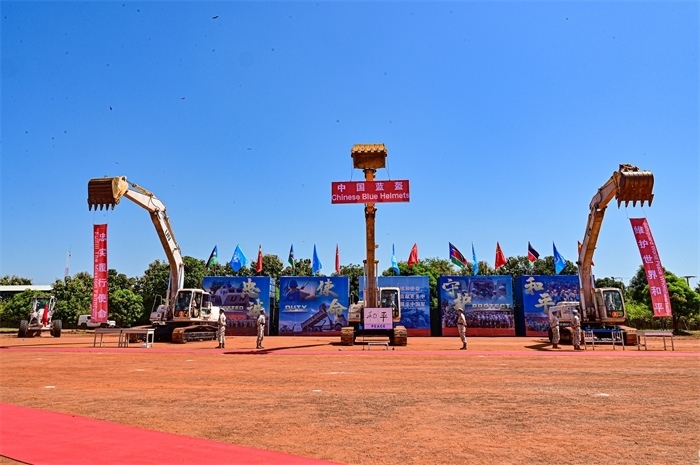 工程機械特技展示。王軍杰攝