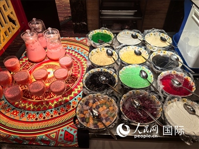 馬來西亞美食節(jié)現(xiàn)場準(zhǔn)備的美食。人民網(wǎng) 楊春燕攝