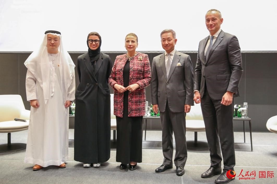 部分與會(huì)嘉賓合影。人民網(wǎng) 塔里克·易卜拉欣攝