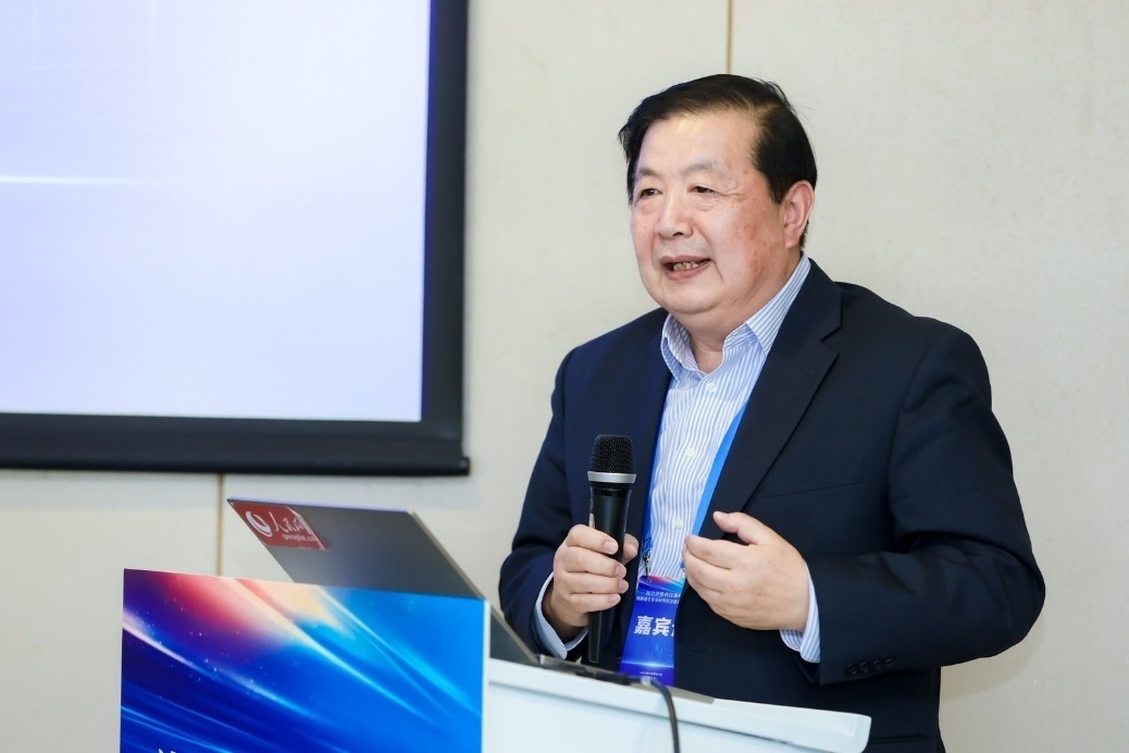 國務院參事，中國醫(yī)學科學院、北京協(xié)和醫(yī)學院長聘教授，北京協(xié)和醫(yī)學院衛(wèi)生健康管理政策學院博士生導師劉遠立發(fā)言