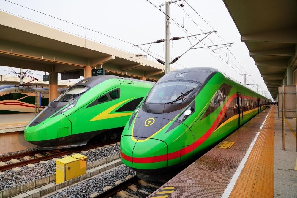 截至2024年7月5日，中老鐵路國際旅客列車累計開行滿1000列，極大地便利了沿線民眾出行。