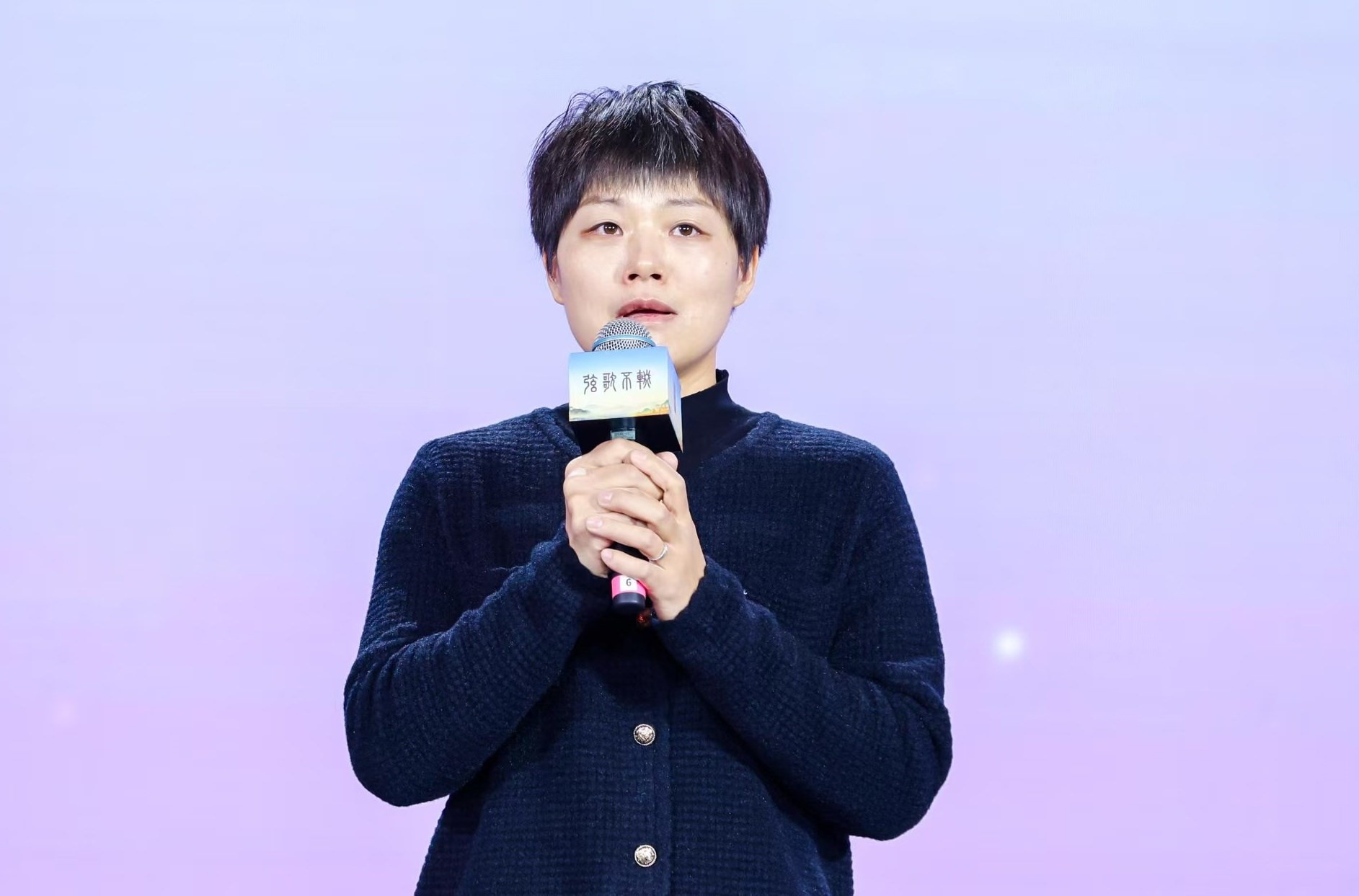 “中國好人”欒留偉妻子薛巧艷。人民視頻供圖。