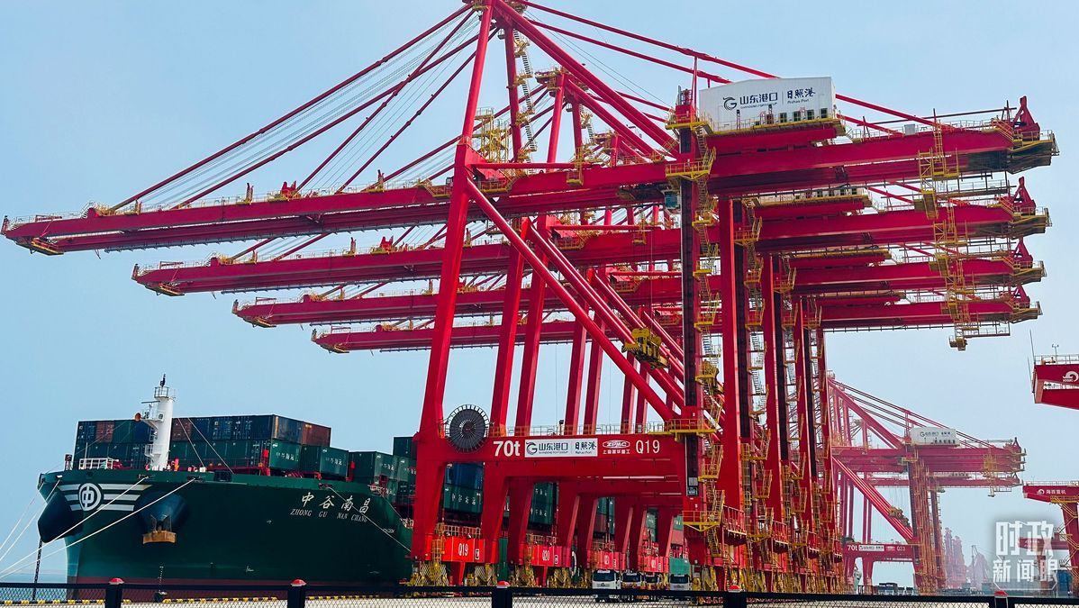 △山東日照港。（總臺(tái)央視記者范一鳴拍攝）