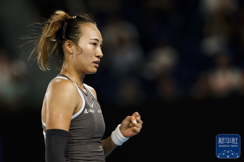 ↑鄭欽文在比賽中慶祝得分。新華社記者 馬平 攝