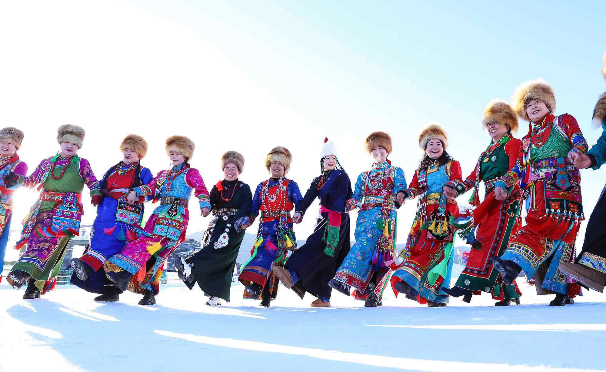 甘肅張掖，雪地千人鍋莊舞表演