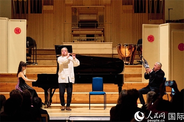 旅英音樂家聯(lián)袂演奏《枉凝眉》。楊浩鵬攝