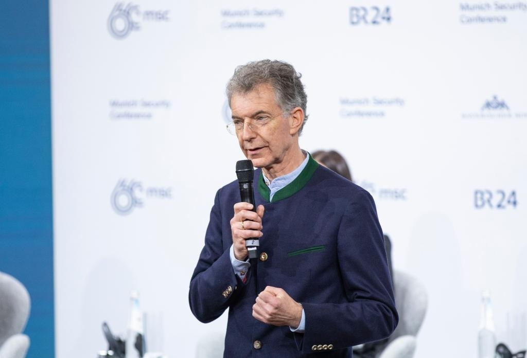 2024年2月18日，慕安會主席克里斯托夫·霍伊斯根在德國慕尼黑舉行的第60屆慕尼黑安全會議上發(fā)表閉幕致辭。新華社記者 張帆 攝