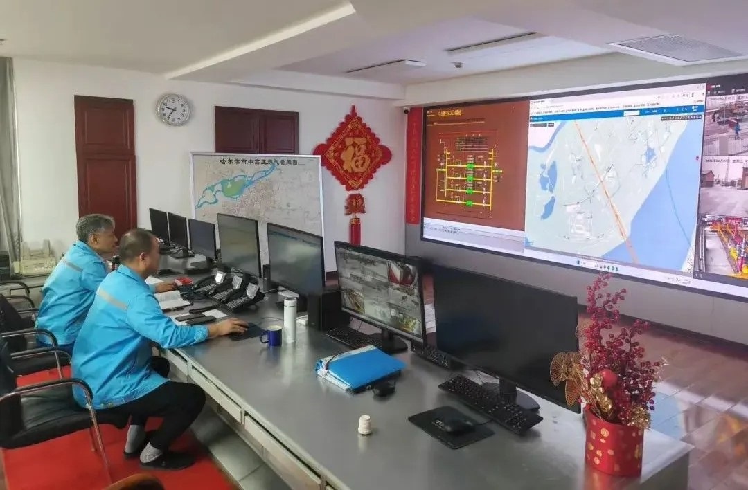 工作人員在燃氣調(diào)度中心值守。受訪者供圖