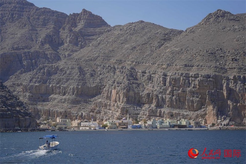 遠眺庫姆扎爾村。人民網 塔里克·易卜拉欣攝