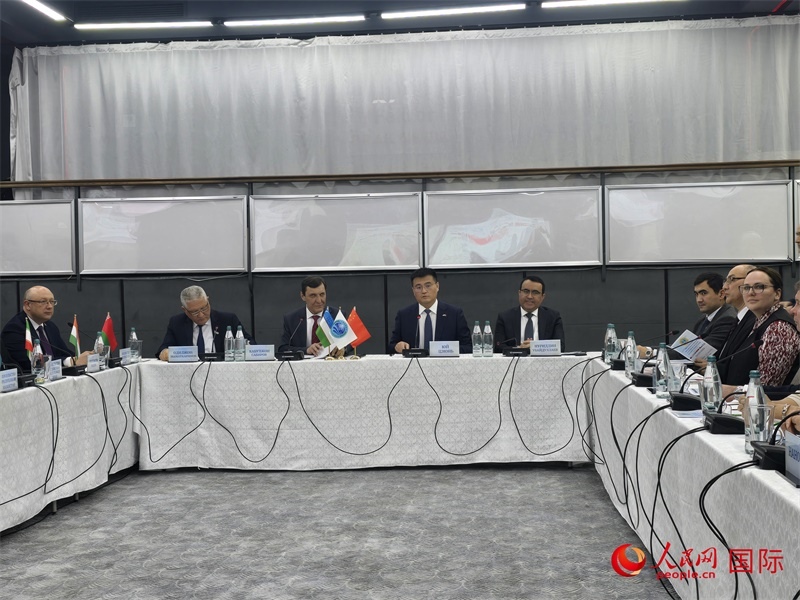 中國(guó)駐烏茲別克斯坦大使于駿致辭 人民網(wǎng)記者李強(qiáng)攝