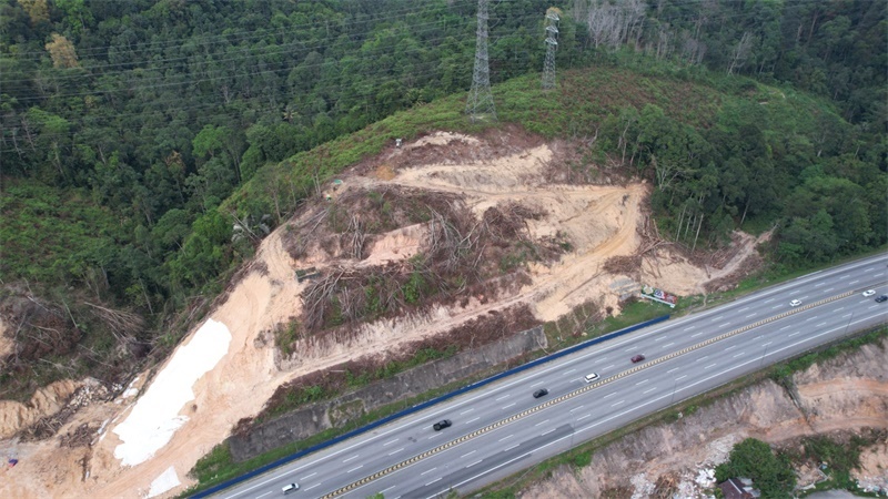 圖為施工現(xiàn)場(chǎng)。 鄧騰亮攝